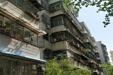 房主急售靠近学校套三双卫85万